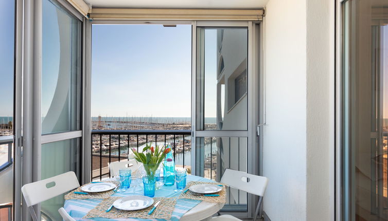 Photo 1 - 1 bedroom Apartment in La Grande-Motte with terrace and sea view