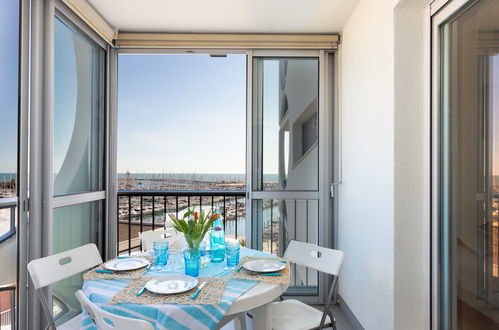 Photo 1 - 1 bedroom Apartment in La Grande-Motte with terrace and sea view