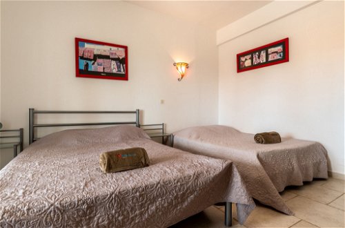 Foto 15 - Casa con 3 camere da letto a Santa-Lucia-di-Moriani con piscina privata e vista mare