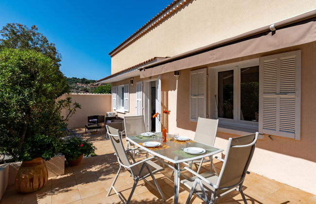 3 bedroom Apartment in Propriano with swimming pool and garden - Photo 1