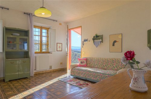 Foto 5 - Apartment mit 2 Schlafzimmern in Certaldo mit schwimmbad und garten