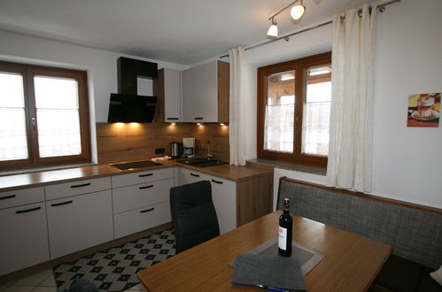 Foto 4 - Apartamento de 2 habitaciones en Fügen con jardín y terraza