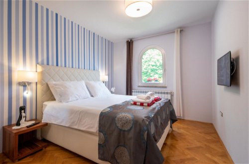 Foto 26 - Casa con 7 camere da letto a Opatija con piscina privata e vista mare