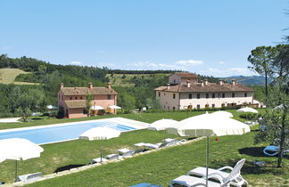 Photo 2 - 2 bedroom Apartment in Castelfiorentino with swimming pool and garden