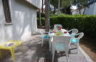 Foto 2 - Apartamento de 2 quartos em Lignano Sabbiadoro com jardim e vistas do mar