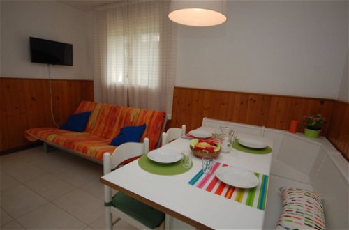 Photo 7 - Appartement de 2 chambres à Lignano Sabbiadoro avec jardin et vues à la mer