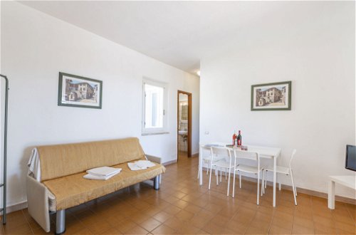 Foto 6 - Apartamento de 2 habitaciones en Capoliveri con jardín y vistas al mar