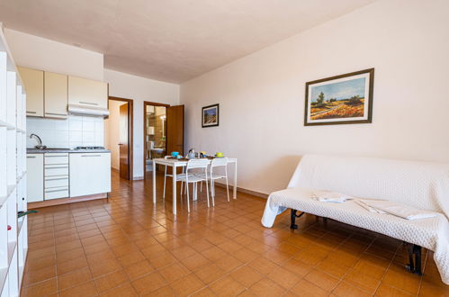 Photo 9 - 2 bedroom Apartment in Capoliveri with garden