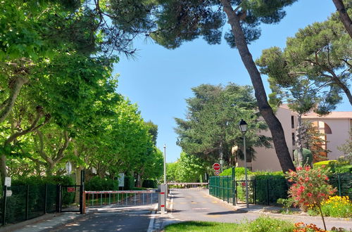 Foto 42 - Appartamento con 1 camera da letto a Six-Fours-les-Plages con piscina e terrazza