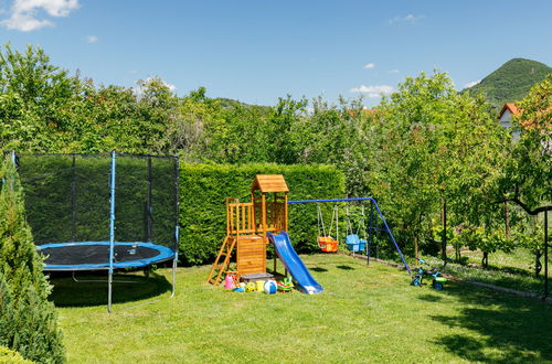 Photo 38 - Appartement de 4 chambres à Badacsonytomaj avec piscine privée et jardin