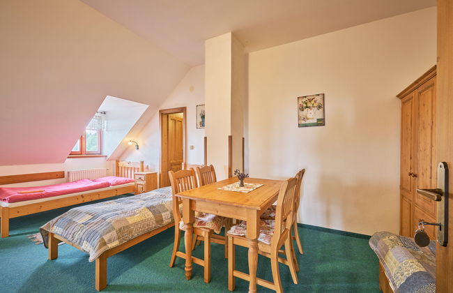 Casa de 7 quartos em Úhlejov com piscina privada e jardim - Foto 32