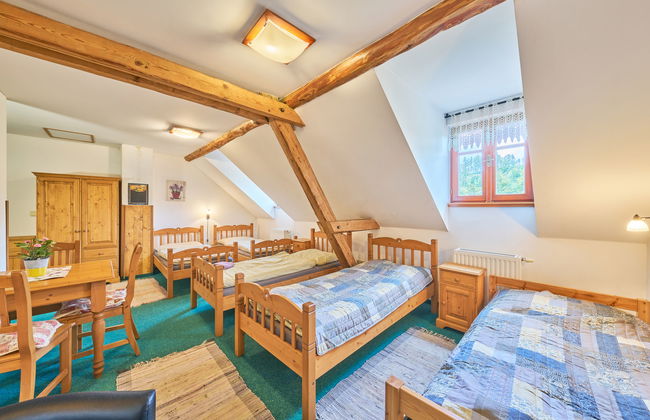 Casa de 7 quartos em Úhlejov com piscina privada e jardim - Foto 28