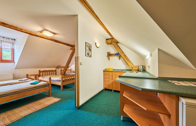 Casa de 7 quartos em Úhlejov com piscina privada e jardim - Foto 26