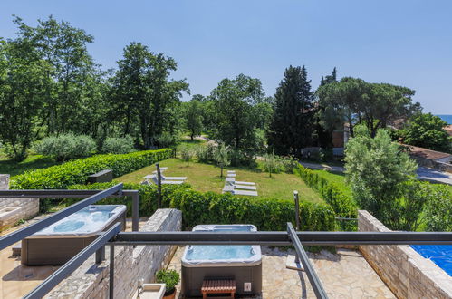 Foto 18 - Casa de 3 habitaciones en Umag con piscina privada y vistas al mar