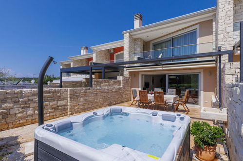 Photo 1 - 3 bedroom House in Umag with private pool and sea view