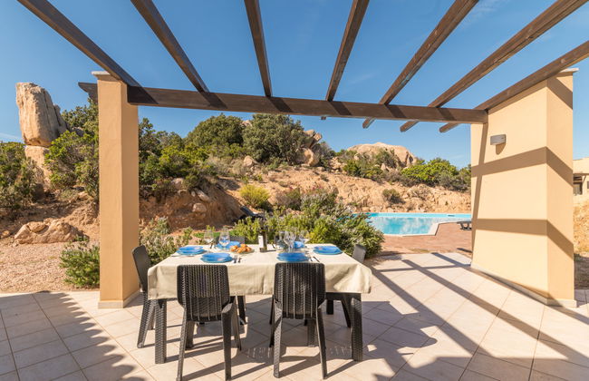 Casa de 3 quartos em Trinità d'Agultu e Vignola com piscina e jardim - Foto 2