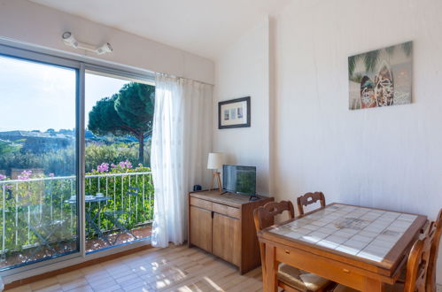 Photo 6 - Apartment in Le Lavandou with garden and sea view