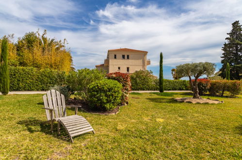 Photo 21 - Apartment in Le Lavandou with garden and sea view