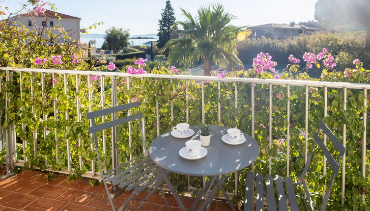 Photo 1 - Appartement en Le Lavandou avec jardin et vues à la mer