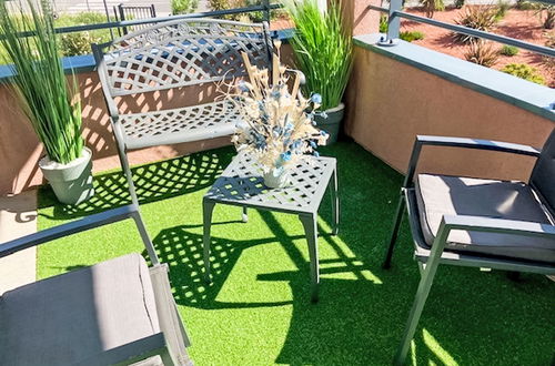 Foto 5 - Apartment mit 1 Schlafzimmer in Bormes-les-Mimosas mit schwimmbad und garten
