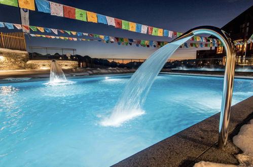 Foto 2 - Appartamento con 1 camera da letto a Bourg-Saint-Maurice con piscina e vista sulle montagne