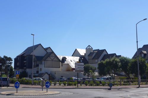 Foto 17 - Apartamento de 1 habitación en Cabourg con terraza y vistas al mar