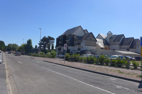 Photo 19 - 1 bedroom Apartment in Cabourg with terrace and sea view