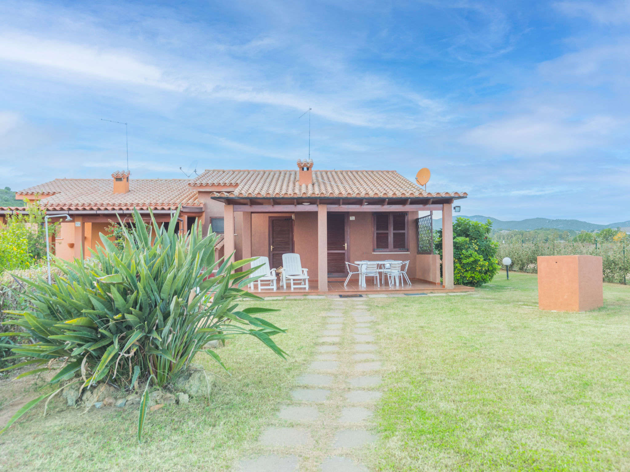 Foto 1 - Casa de 2 quartos em Muravera com jardim e terraço