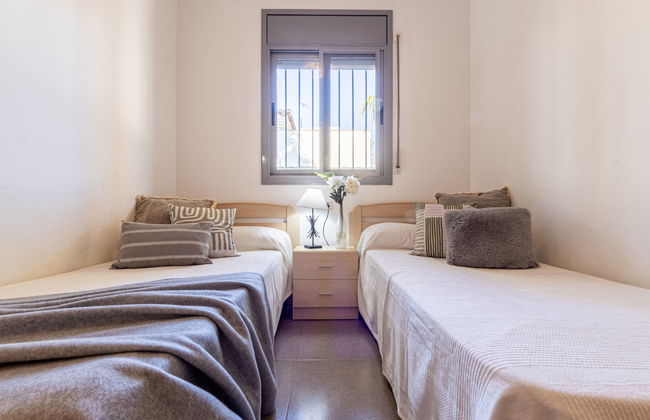 Casa de 4 quartos em Deltebre com piscina privada e jardim - Foto 14