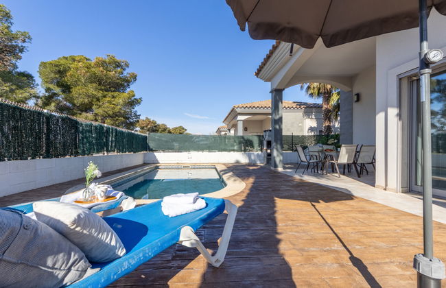 Casa de 4 quartos em Deltebre com piscina privada e jardim - Foto 23