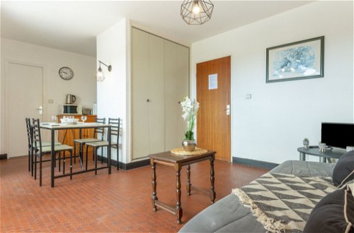 Foto 10 - Appartamento con 2 camere da letto a Le Barcarès con vista mare