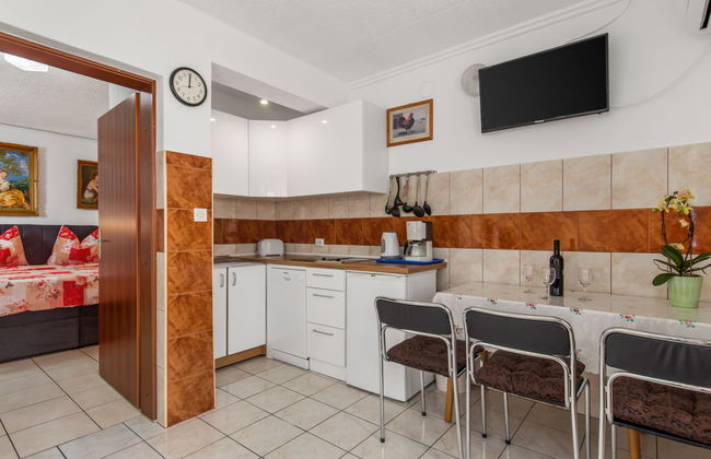 Apartamento de 2 quartos em Crikvenica com piscina e terraço - Foto 17
