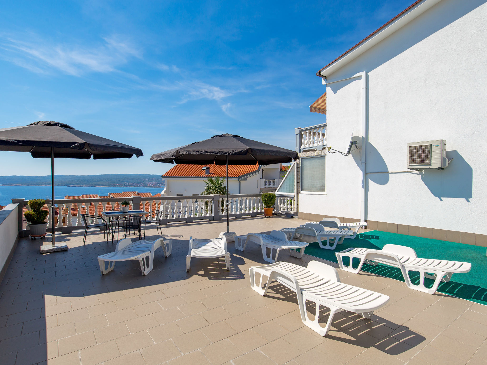 Foto 7 - Apartamento de 1 habitación en Crikvenica con piscina y vistas al mar
