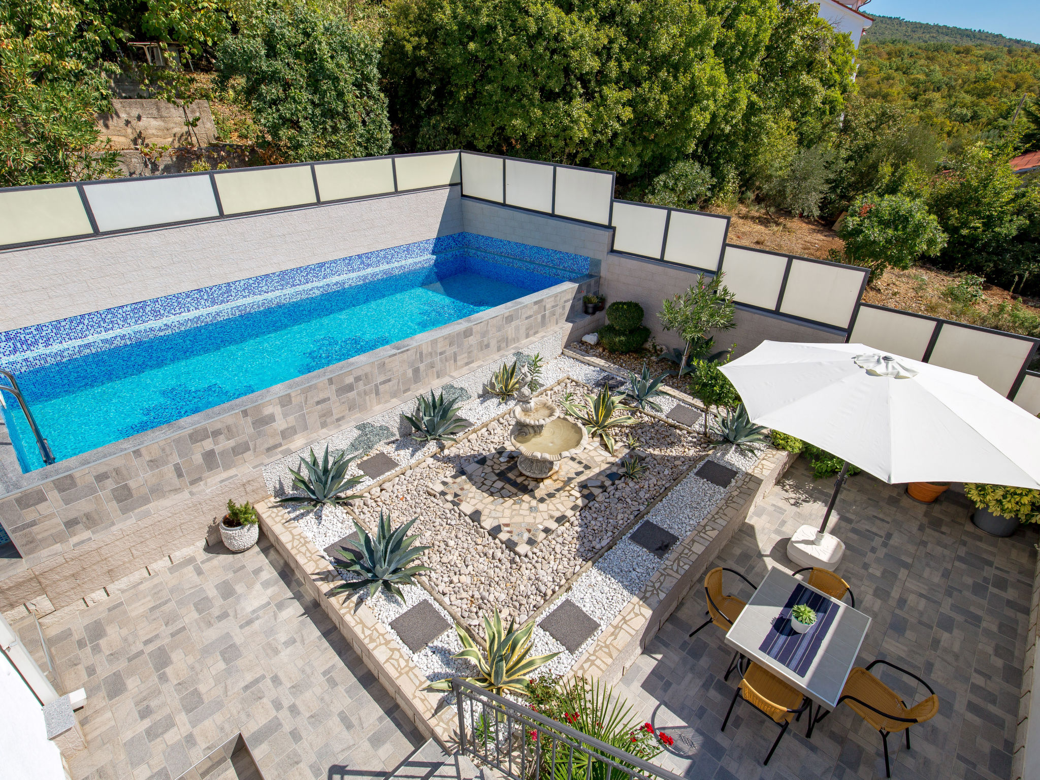 Foto 1 - Apartamento de 1 quarto em Crikvenica com piscina e vistas do mar