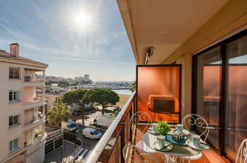 Foto 5 - Apartamento en Sainte-Maxime con vistas al mar