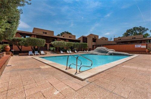 Foto 37 - Appartamento a Saint-Cyprien con piscina e vista mare