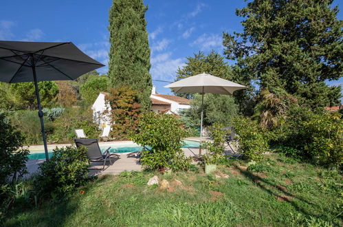 Foto 31 - Casa con 4 camere da letto a Tresques con piscina privata e giardino