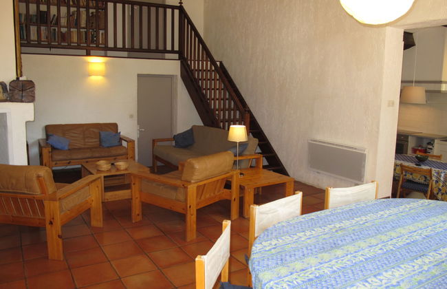 Casa de 5 quartos em Tresques com piscina privada e jardim - Foto 9