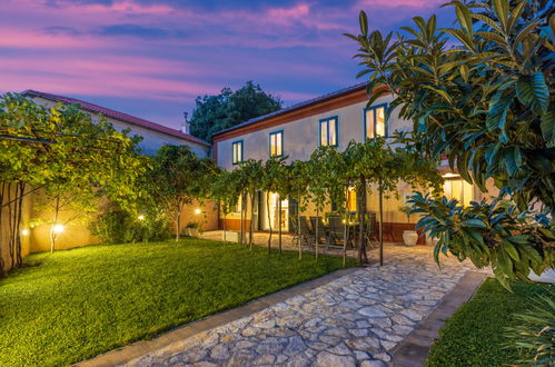 Photo 53 - Maison de 4 chambres à Vinodolska Općina avec piscine privée et jardin