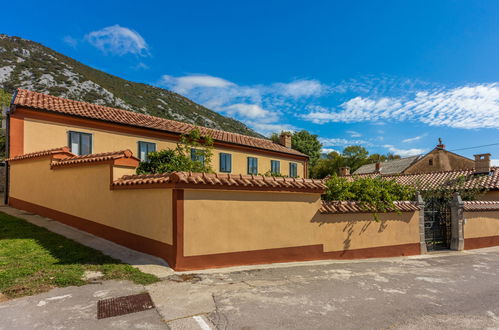 Foto 28 - Casa con 4 camere da letto a Vinodolska Općina con piscina privata e giardino