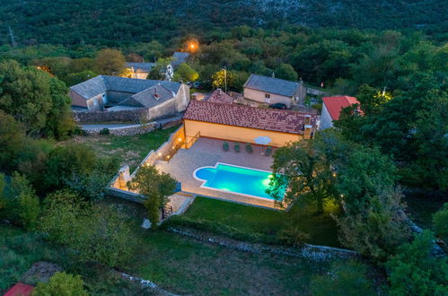 Foto 52 - Casa con 4 camere da letto a Vinodolska Općina con piscina privata e vista mare