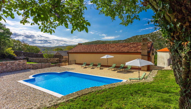 Foto 1 - Casa de 4 quartos em Vinodolska Općina com piscina privada e jardim