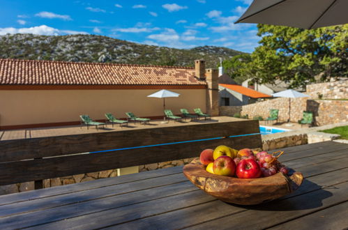 Photo 17 - Maison de 4 chambres à Vinodolska Općina avec piscine privée et jardin