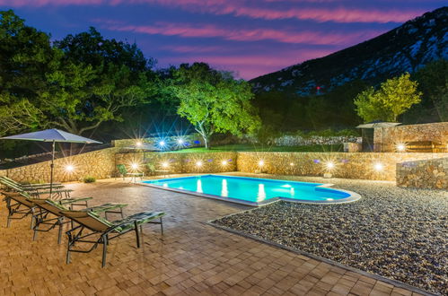 Foto 51 - Casa con 4 camere da letto a Vinodolska Općina con piscina privata e giardino