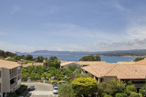 Foto 3 - Appartamento con 1 camera da letto a Saint-Cyr-sur-Mer con terrazza e vista mare