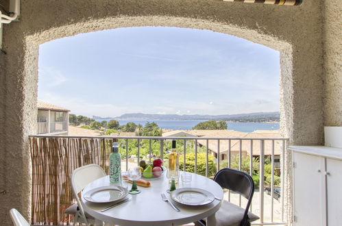 Photo 2 - 1 bedroom Apartment in Saint-Cyr-sur-Mer with terrace and sea view