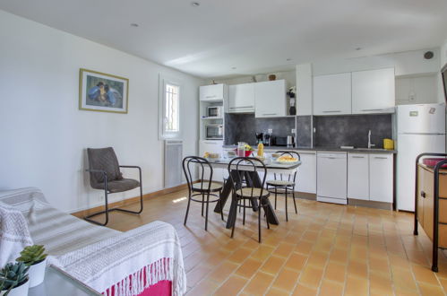 Foto 4 - Apartamento de 2 quartos em Saint-Cyr-sur-Mer com jardim e terraço