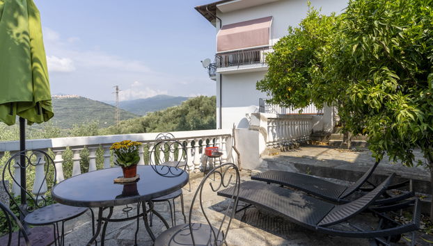 Apartamento de 2 quartos em Chiusanico com piscina e jardim - Foto 2