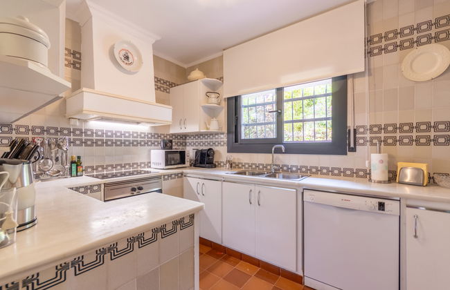 Casa de 5 quartos em El Vendrell com piscina privada e jardim - Foto 4