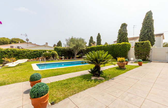Casa de 5 quartos em El Vendrell com piscina privada e jardim - Foto 35